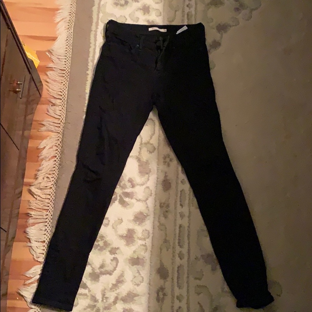 Levi’s black jeans